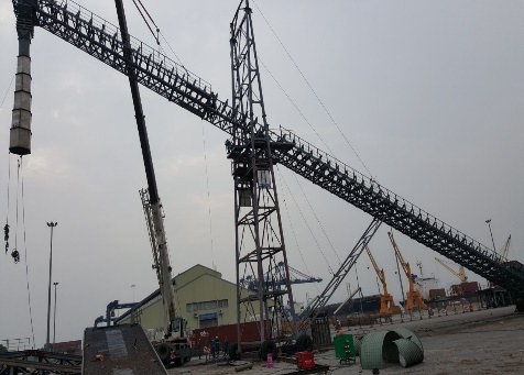 Băng tải xuất dăm gỗ cảng Cái Lân